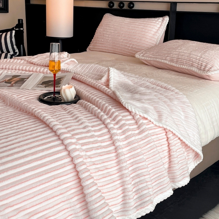 91家纺网 家纺一手货源 找家纺 小叮当家纺仓储工厂店 2025新款亲肤舒适成品抽条阳离子毛毯毯子-阳离子 阳离子-粉