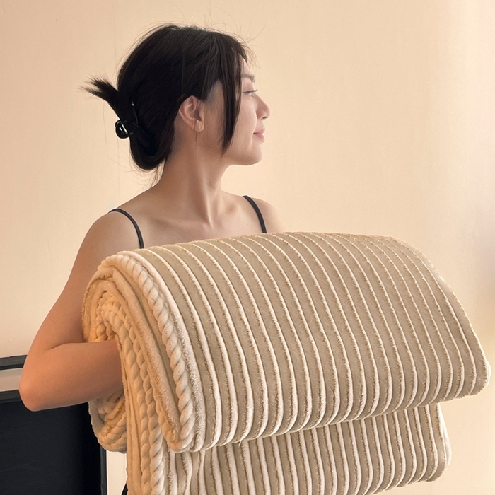 91家纺网 家纺一手货源 找家纺 小叮当家纺仓储工厂店 2025新款亲肤舒适成品抽条阳离子毛毯毯子-阳离子 阳离子-咖