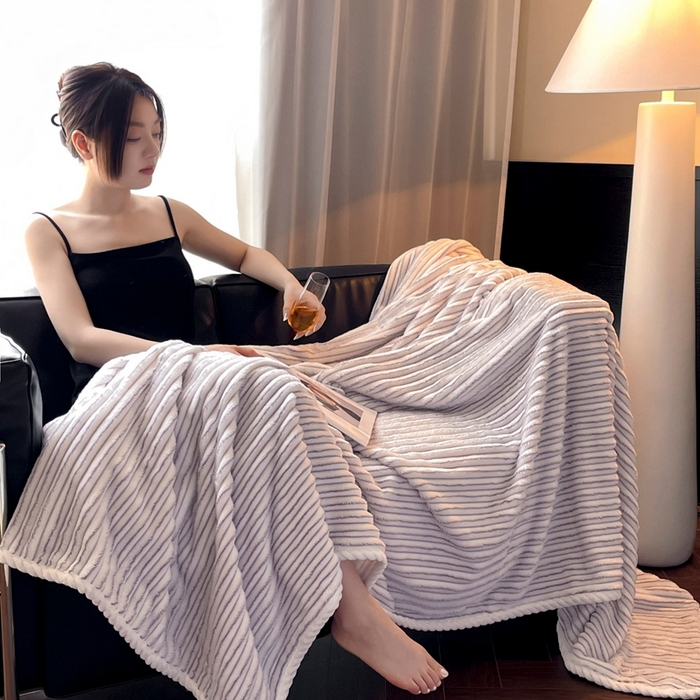 91家纺网 家纺一手货源 找家纺 小叮当家纺仓储工厂店 2025新款亲肤舒适成品抽条阳离子毛毯毯子-阳离子 阳离子-紫