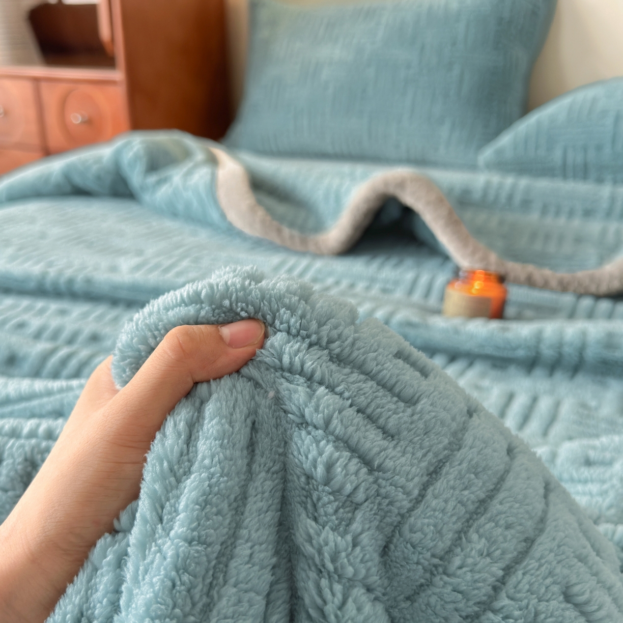 91家纺网 家纺一手货源 找家纺 欧邦 2025新款A类提花舒棉绒双面绒单层毯 半岛蓝