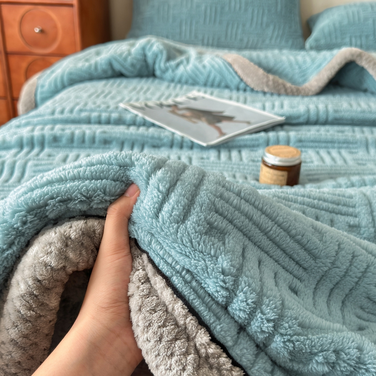 91家纺网 家纺一手货源 找家纺 欧邦 2025新款A类提花舒棉绒双面绒单层毯 半岛蓝