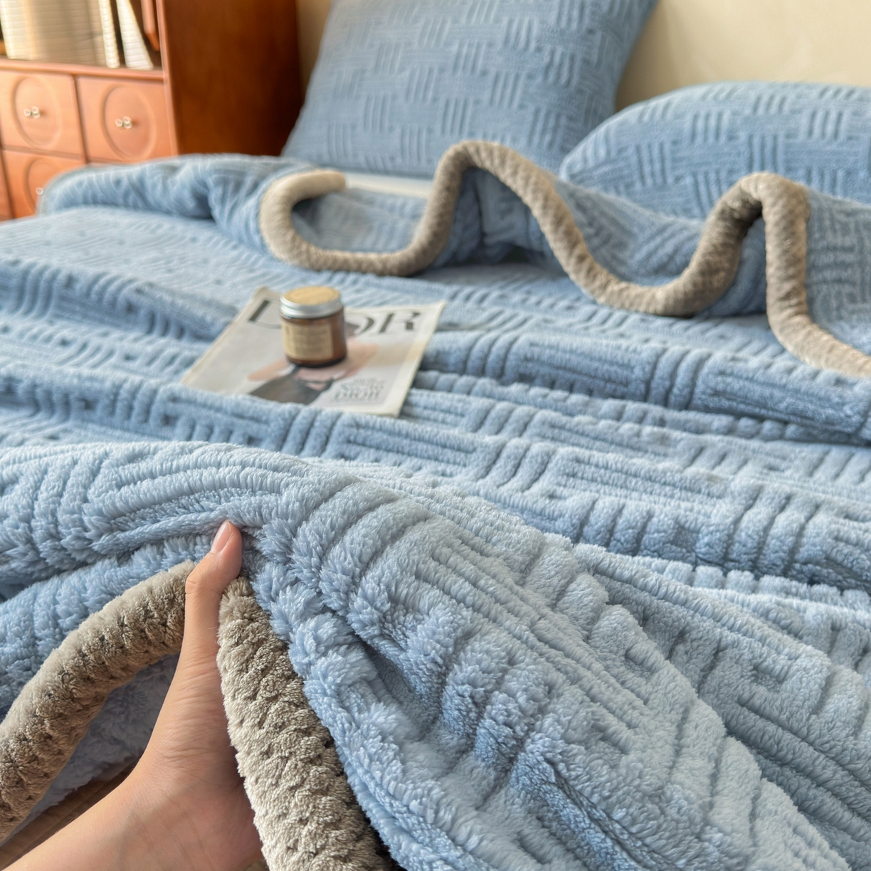 91家纺网 家纺一手货源 找家纺 欧邦 2025新款A类提花舒棉绒双面绒单层毯 贵族蓝