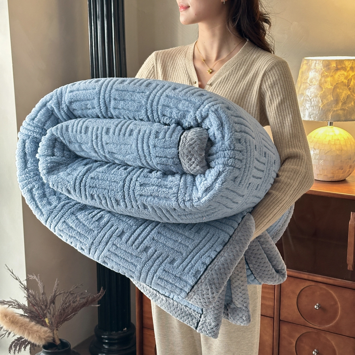 91家纺网 家纺一手货源 找家纺 欧邦 2025新款A类提花舒棉绒双面绒单层毯 贵族蓝