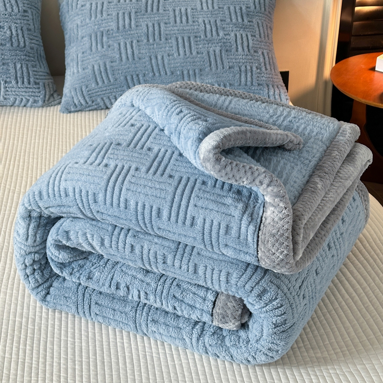 91家纺网 家纺一手货源 找家纺 欧邦 2025新款A类提花舒棉绒双面绒单层毯 贵族蓝