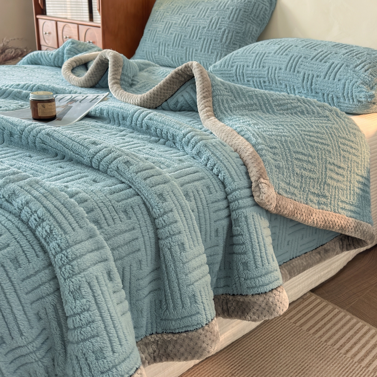 91家纺网 家纺一手货源 找家纺 欧邦 2025新款A类提花舒棉绒双面绒单层毯 半岛蓝