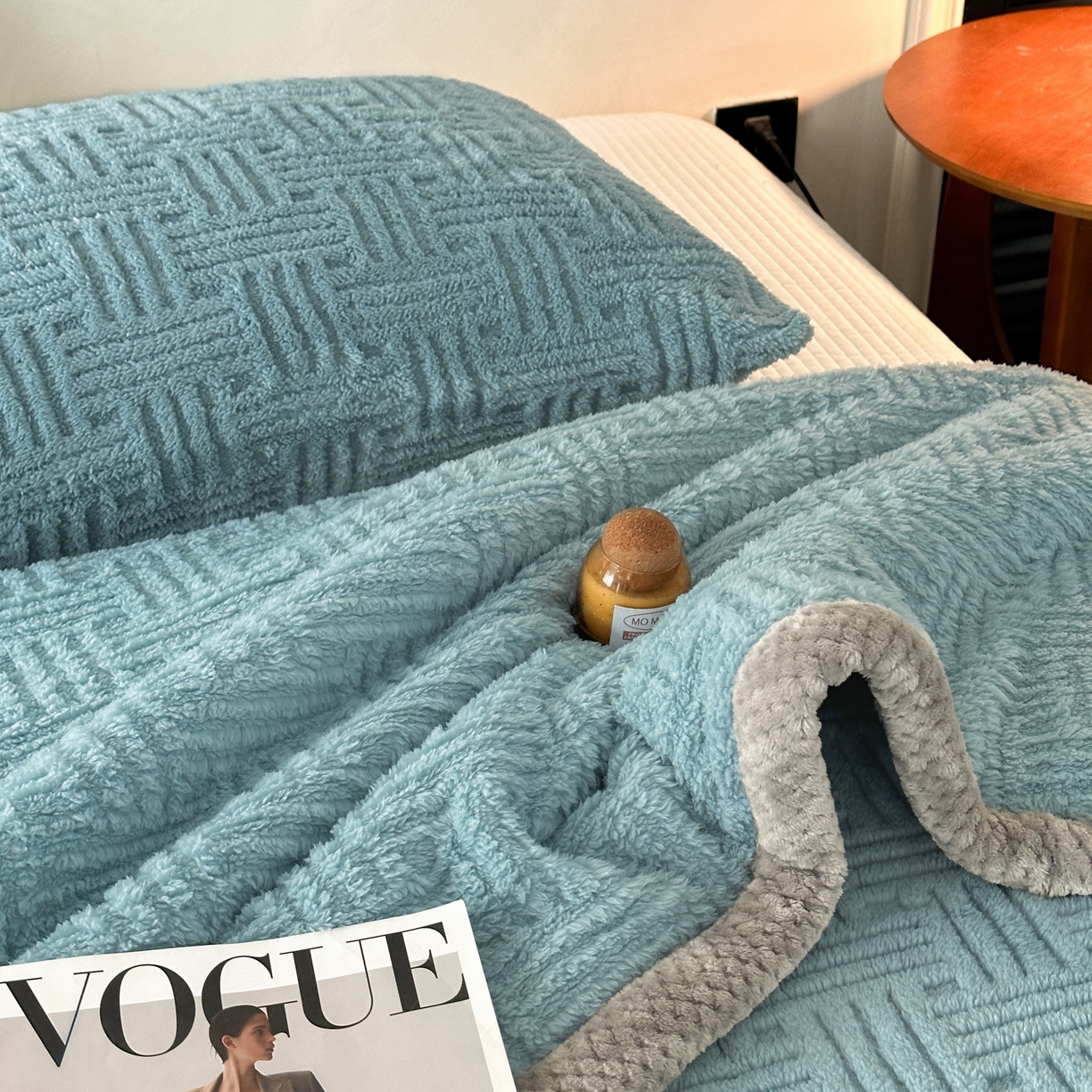 91家纺网 家纺一手货源 找家纺 欧邦 2025新款A类提花舒棉绒双面绒单层毯 半岛蓝