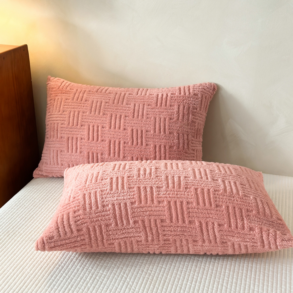 91家纺网 家纺一手货源 找家纺 欧邦 2025新款A类提花舒棉绒双面绒单层毯 桃粉