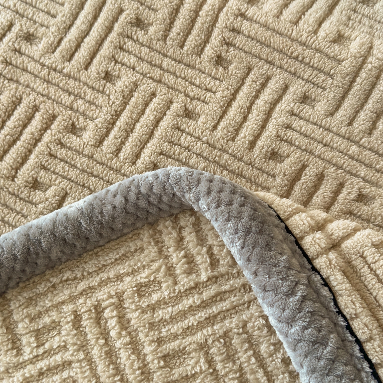 91家纺网 家纺一手货源 找家纺 欧邦 2025新款A类提花舒棉绒双面绒单层毯 深卡其