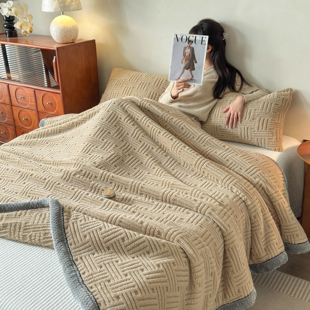 91家纺网 家纺一手货源 找家纺 欧邦 2025新款A类提花舒棉绒双面绒单层毯 深卡其