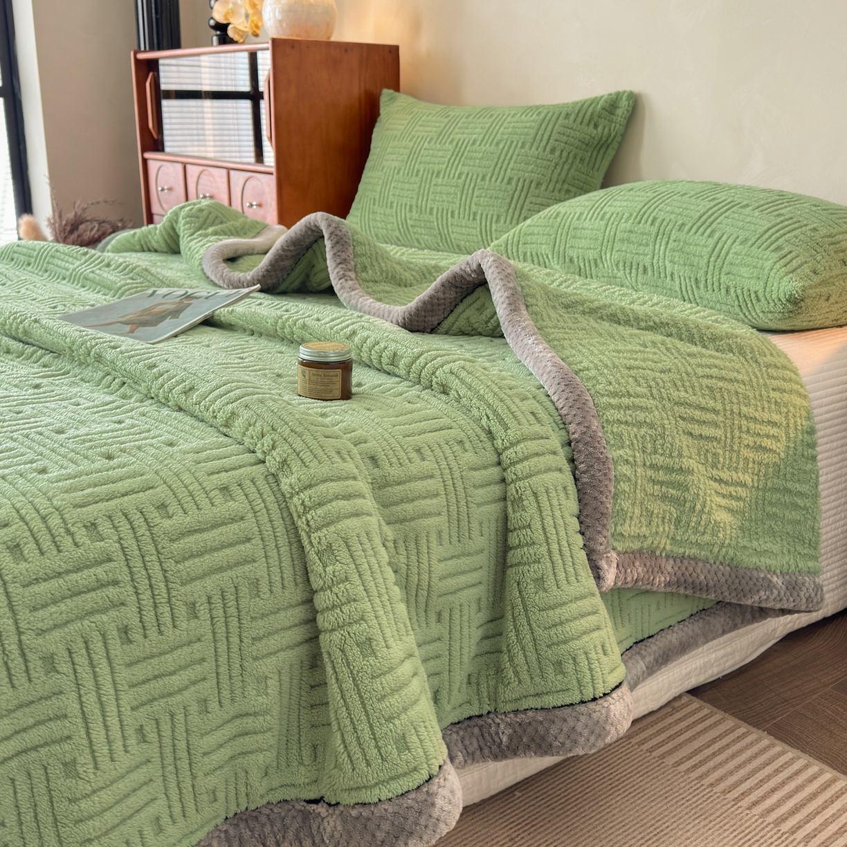 91家纺网 家纺一手货源 找家纺 欧邦 2025新款A类提花舒棉绒双面绒单层毯 青木绿