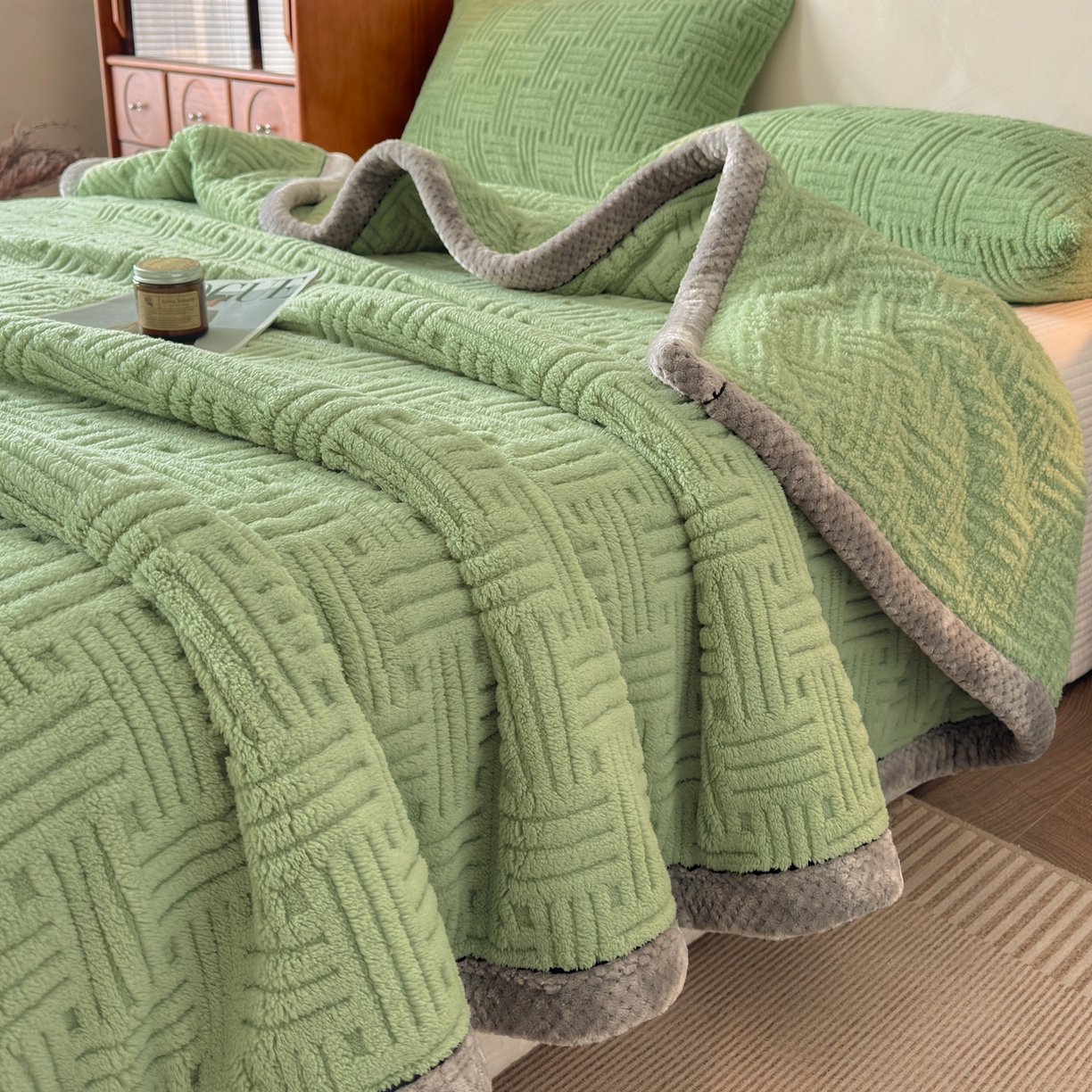 91家纺网 家纺一手货源 找家纺 欧邦 2025新款A类提花舒棉绒双面绒单层毯 青木绿