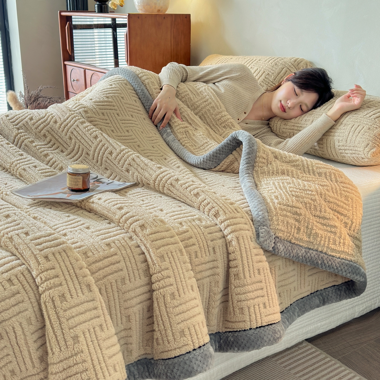 91家纺网 家纺一手货源 找家纺 欧邦 2025新款A类提花舒棉绒双面绒单层毯 深卡其