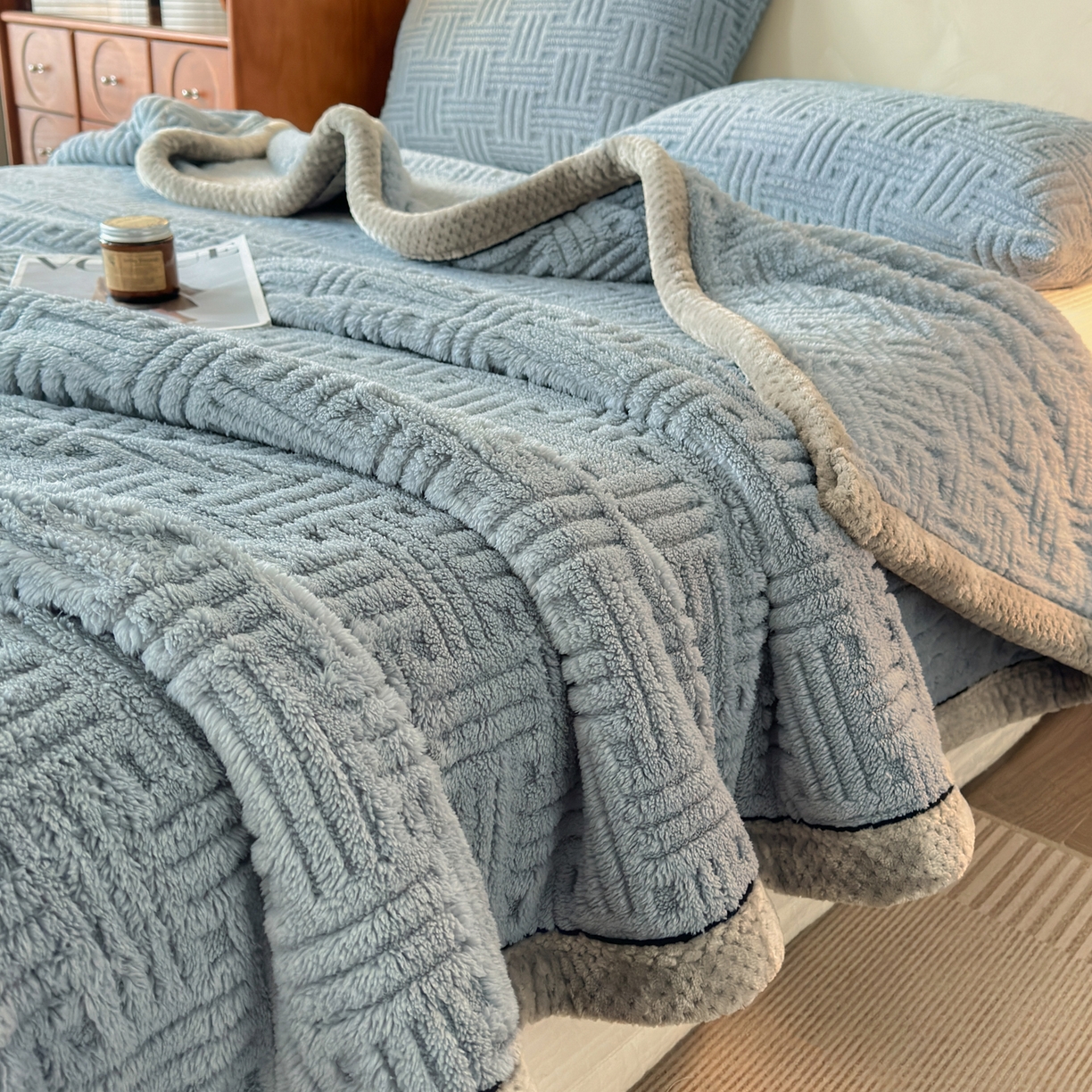 91家纺网 家纺一手货源 找家纺 欧邦 2025新款A类提花舒棉绒双面绒单层毯 冰川灰