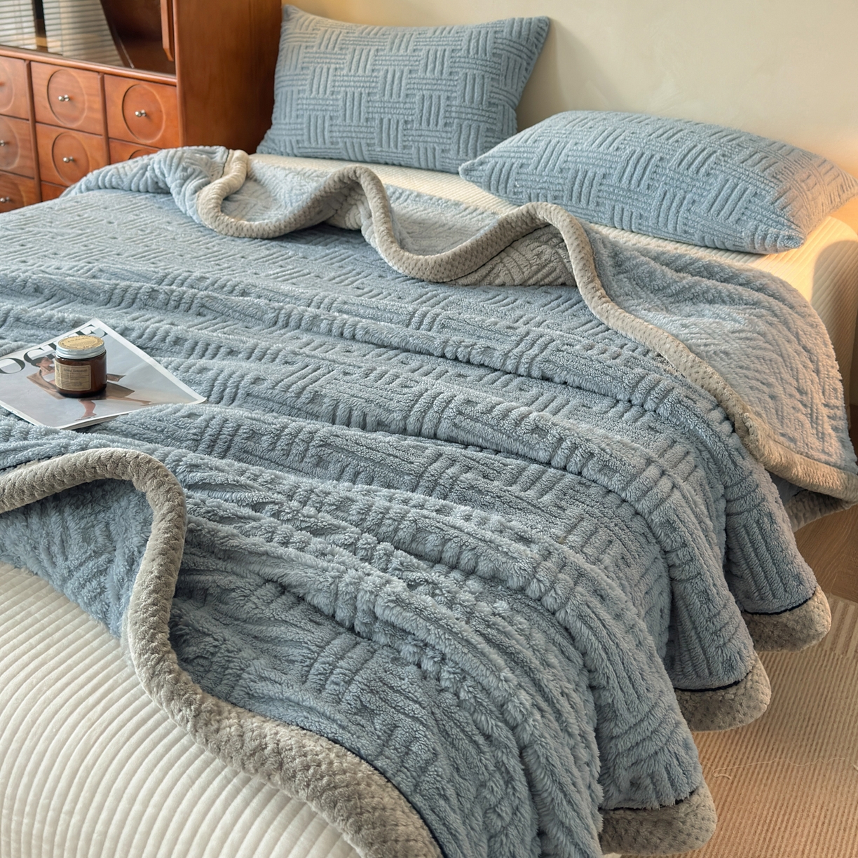 91家纺网 家纺一手货源 找家纺 欧邦 2025新款A类提花舒棉绒双面绒单层毯 冰川灰