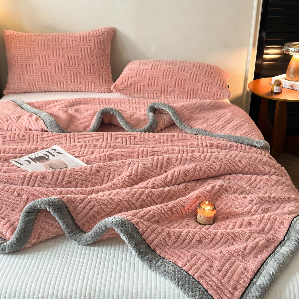 91家纺网 家纺一手货源 找家纺 欧邦 2025新款A类提花舒棉绒双面绒单层毯 桃粉