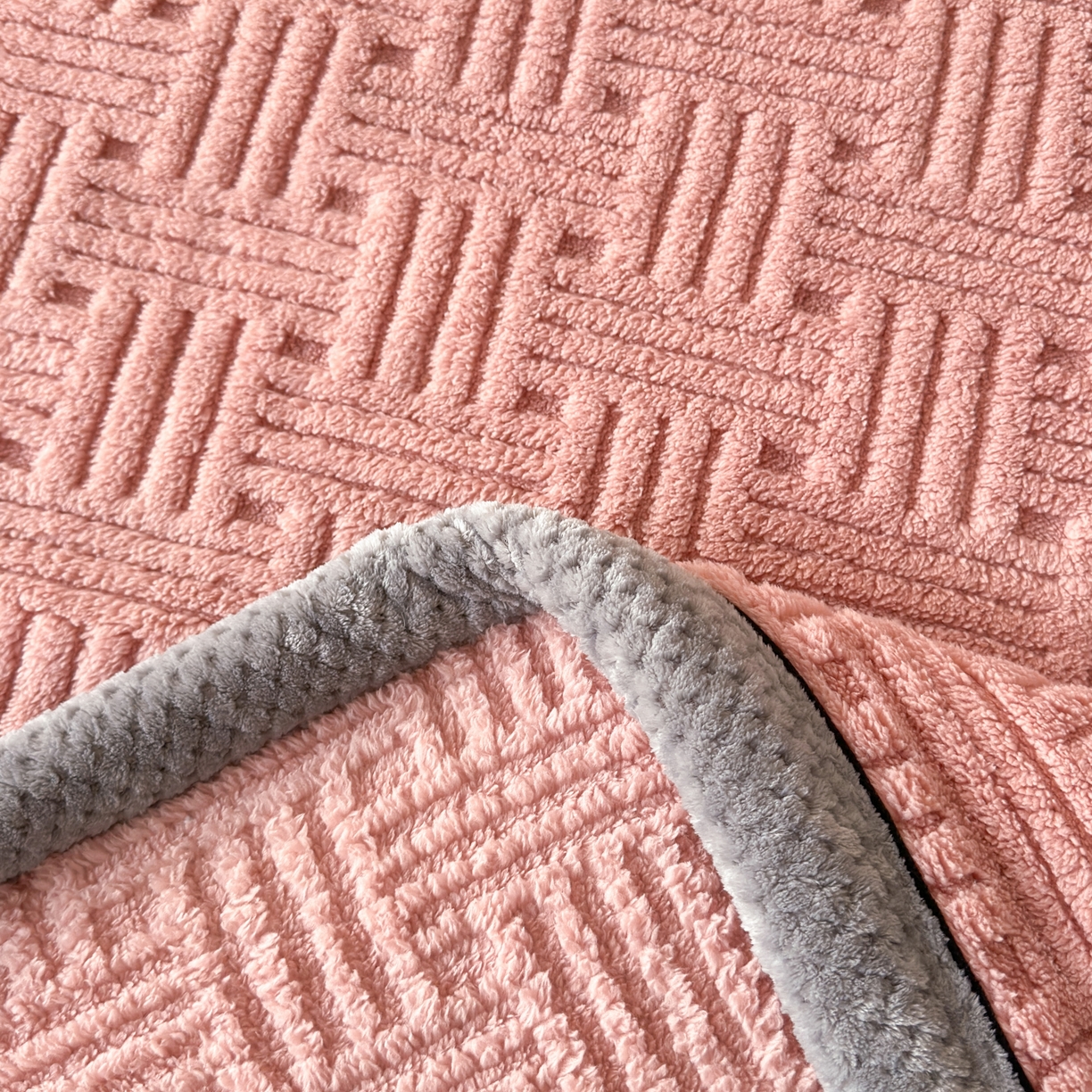 91家纺网 家纺一手货源 找家纺 欧邦 2025新款A类提花舒棉绒双面绒单层毯 桃粉