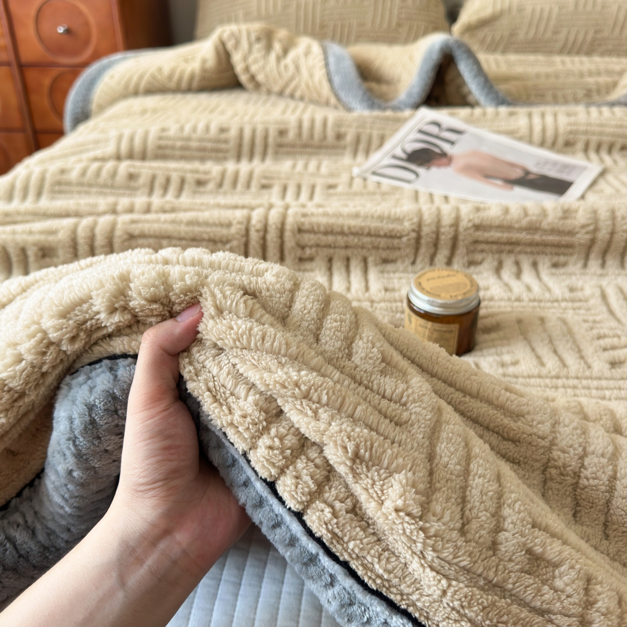 91家纺网 家纺一手货源 找家纺 欧邦 2025新款A类提花舒棉绒双面绒单层毯 深卡其