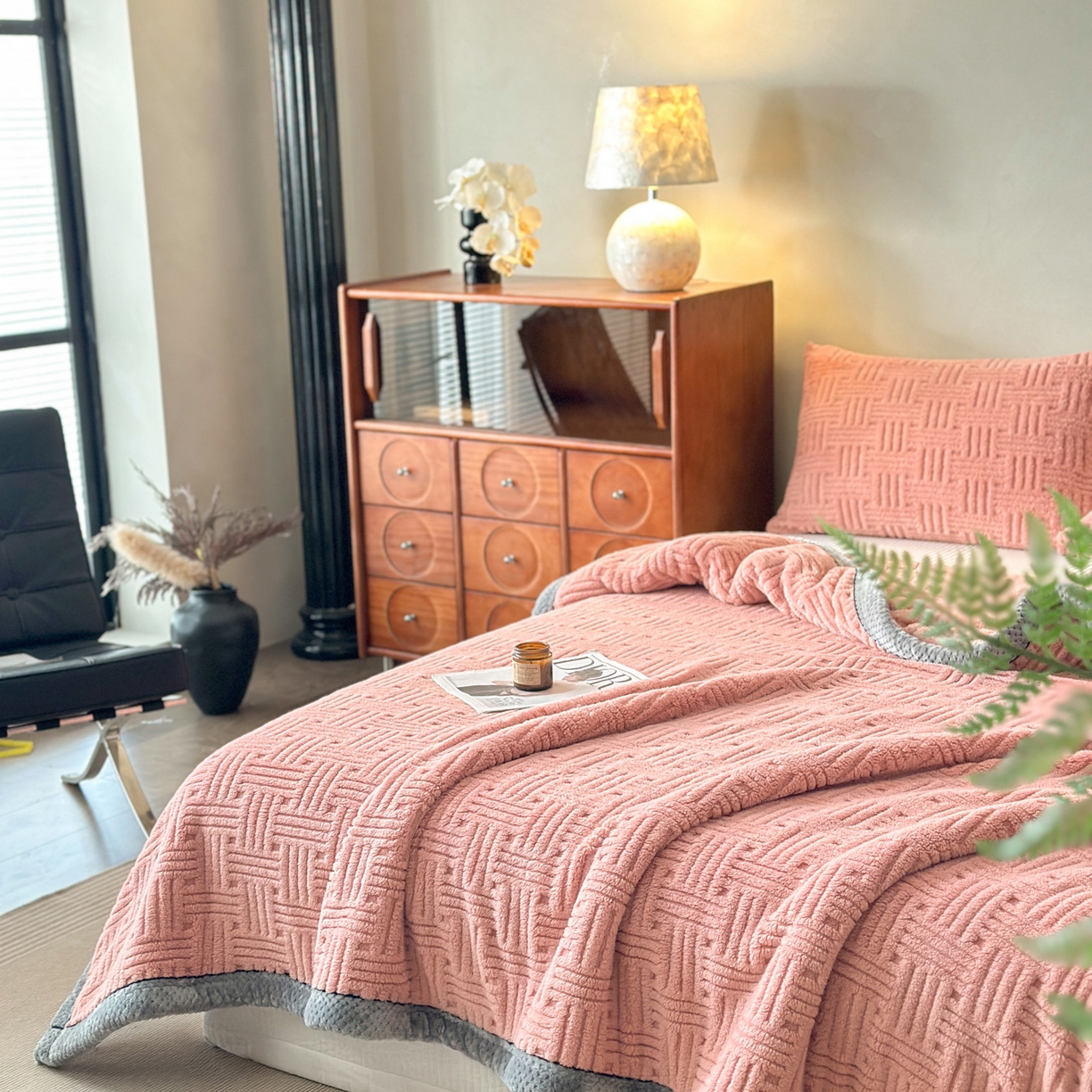 91家纺网 家纺一手货源 找家纺 欧邦 2025新款A类提花舒棉绒双面绒单层毯 桃粉