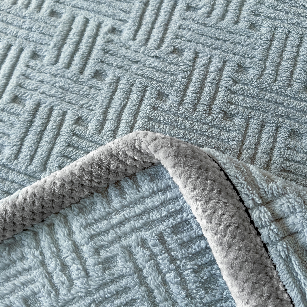91家纺网 家纺一手货源 找家纺 欧邦 2025新款A类提花舒棉绒双面绒单层毯 冰川灰