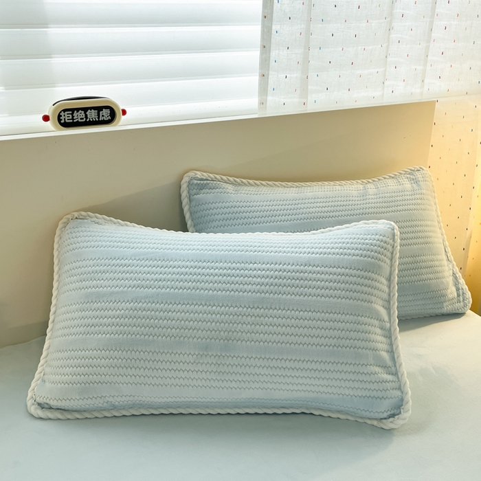 91家纺网 家纺一手货源 找家纺 （总）小叮当家纺仓储工厂店 2025新款亲肤舒适成品提花包边牛奶绒四件套-提花