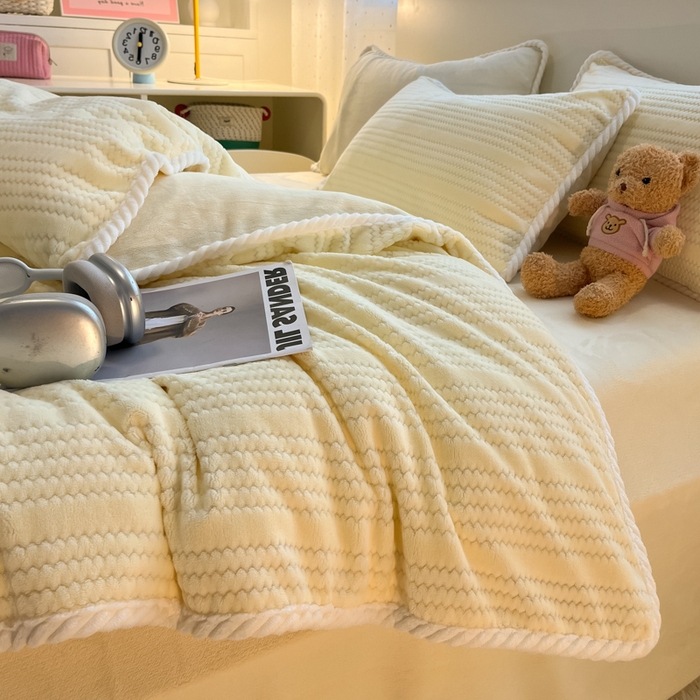 91家纺网 家纺一手货源 找家纺 小叮当家纺仓储工厂店 2025新款亲肤舒适成品提花包边牛奶绒四件套-提花 提花-奶黄