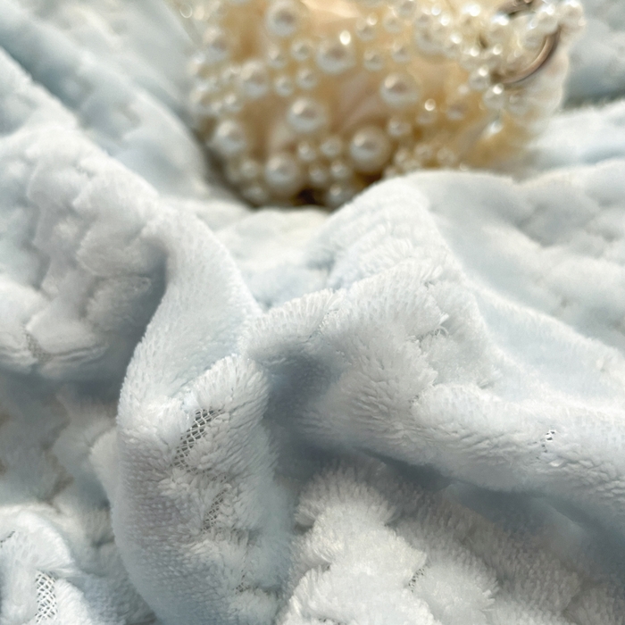 91家纺网 家纺一手货源 找家纺 小叮当家纺仓储工厂店 2025新款亲肤舒适成品提花包边牛奶绒四件套-提花 提花-蓝粉