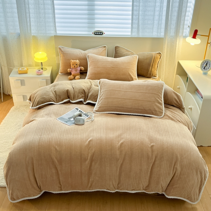 91家纺网 家纺一手货源 找家纺 小叮当家纺仓储工厂店 2025新款亲肤舒适成品提花包边牛奶绒四件套-提花 提花-杏咖