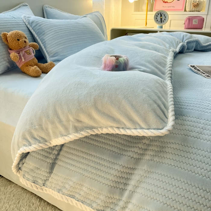 小叮当家纺仓储工厂店 2025新款亲肤舒适成品提花包边牛奶绒四件套-提花 提花-碧落