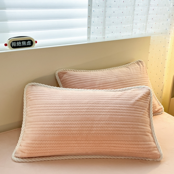 91家纺网 家纺一手货源 找家纺 小叮当家纺仓储工厂店 2025新款亲肤舒适成品提花包边牛奶绒四件套-提花 提花-桃粉