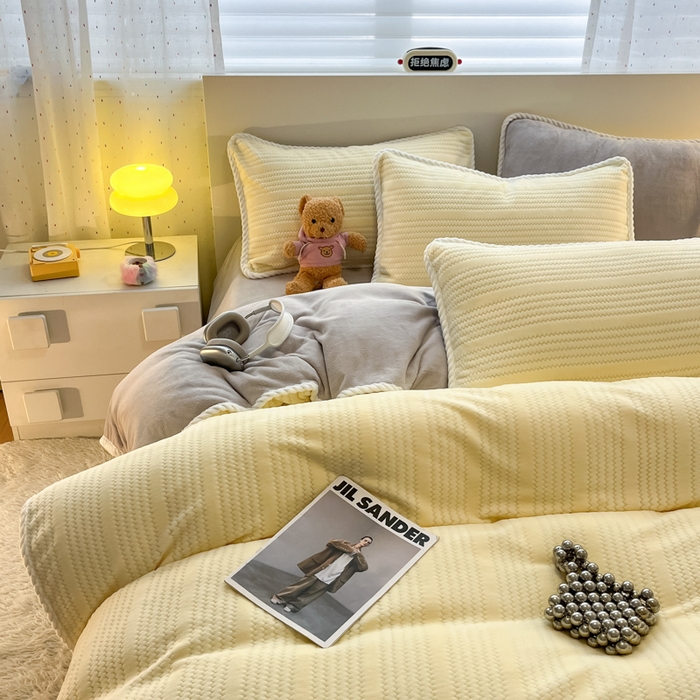 91家纺网 家纺一手货源 找家纺 小叮当家纺仓储工厂店 2025新款亲肤舒适成品提花包边牛奶绒四件套-提花 提花-黄灰