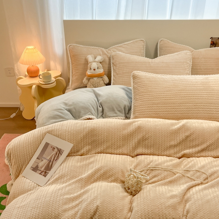 91家纺网 家纺一手货源 找家纺 小叮当家纺仓储工厂店 2025新款亲肤舒适成品提花包边牛奶绒四件套-提花 提花-杏灰