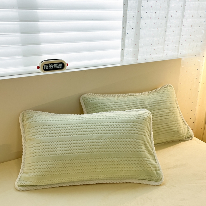 91家纺网 家纺一手货源 找家纺 小叮当家纺仓储工厂店 2025新款亲肤舒适成品提花包边牛奶绒四件套-提花 提花-芽绿