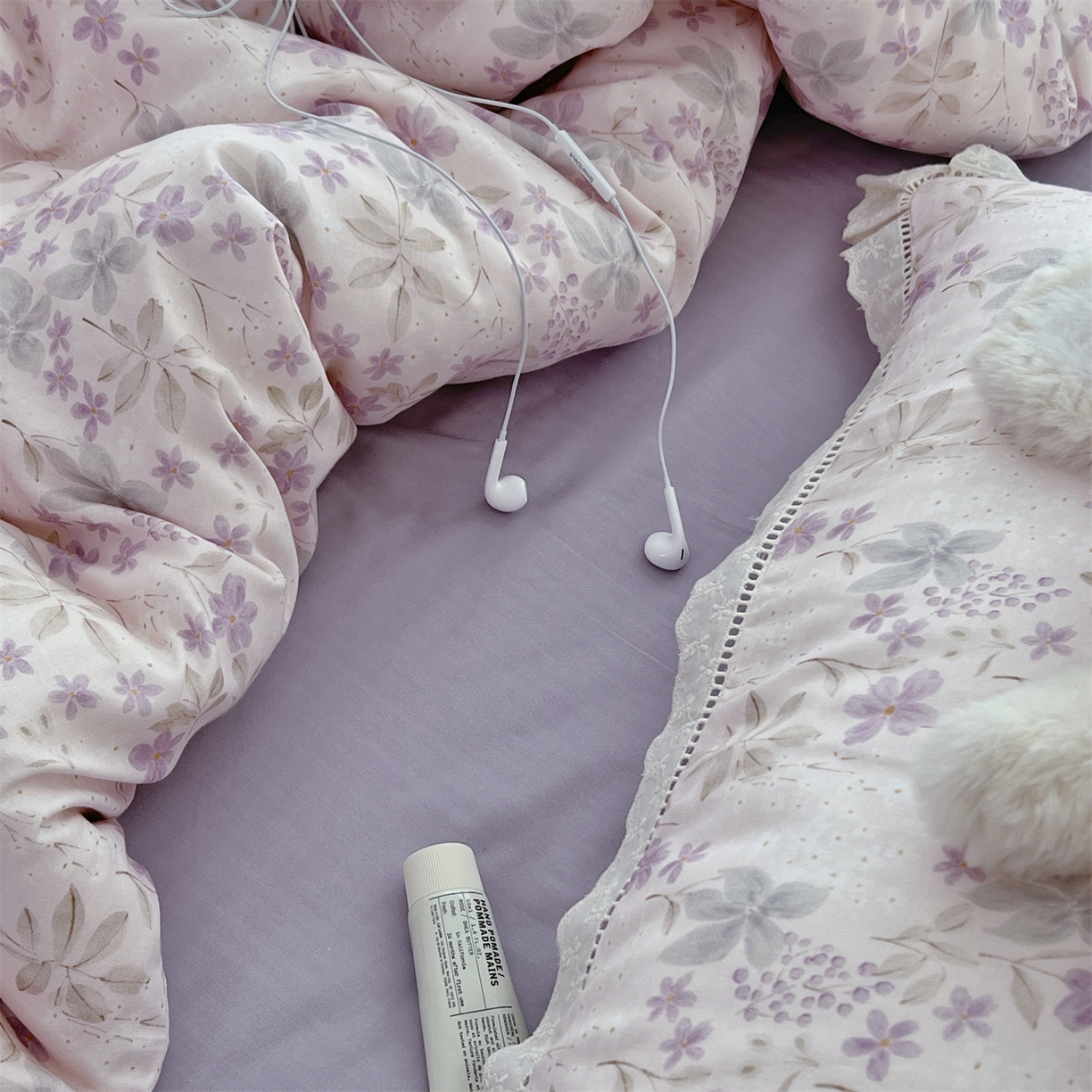 91家纺网 家纺一手货源 找家纺 荣轩2025新款全棉双层纱镂空花边工艺款四件套（铺床版）玲珑椿