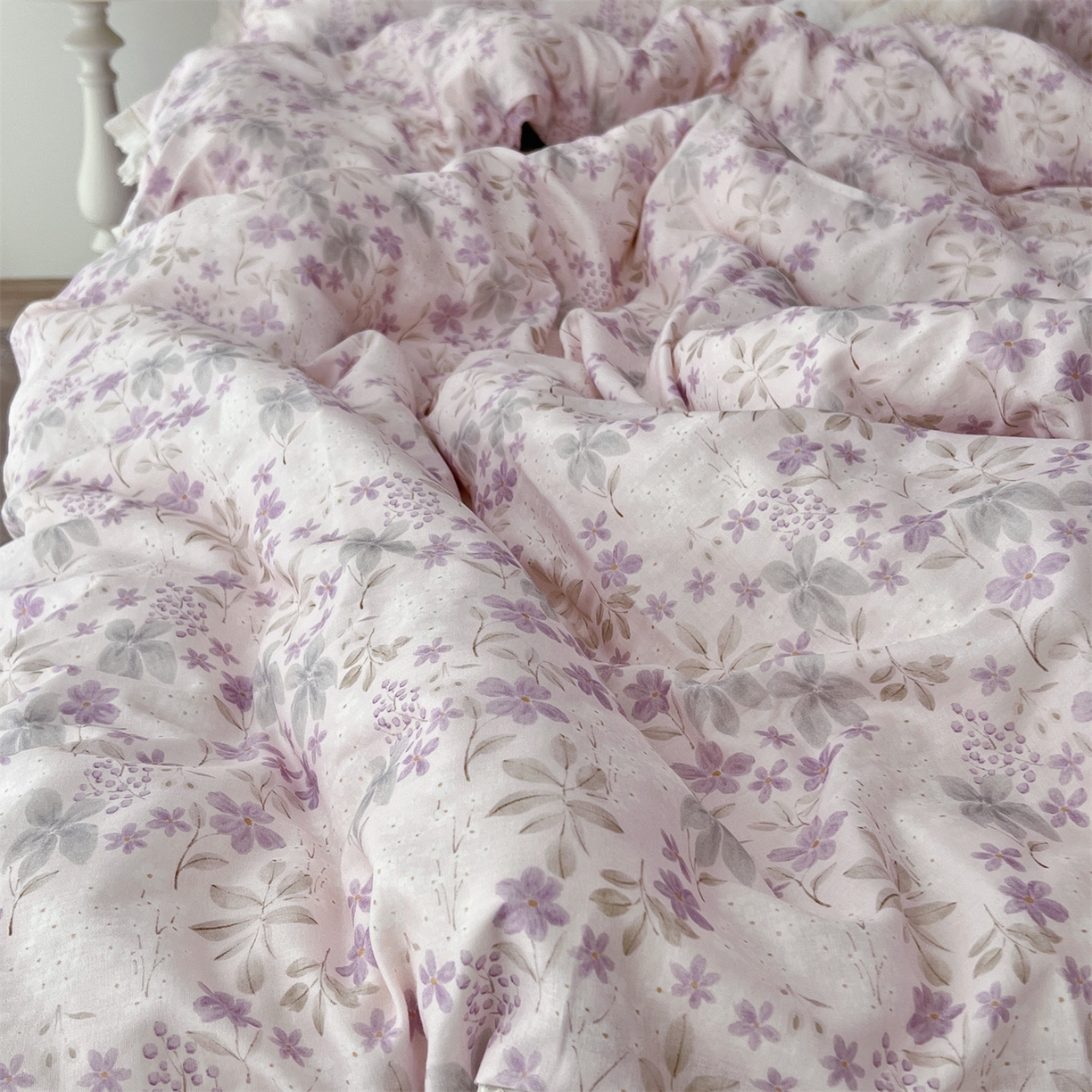 91家纺网 家纺一手货源 找家纺 荣轩2025新款全棉双层纱镂空花边工艺款四件套（铺床版）玲珑椿