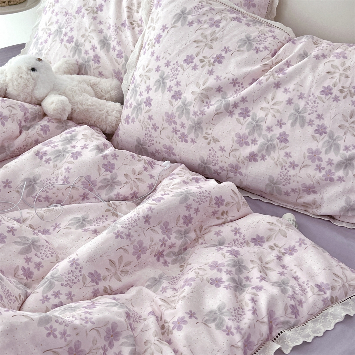 91家纺网 家纺一手货源 找家纺 荣轩2025新款全棉双层纱镂空花边工艺款四件套（铺床版）玲珑椿