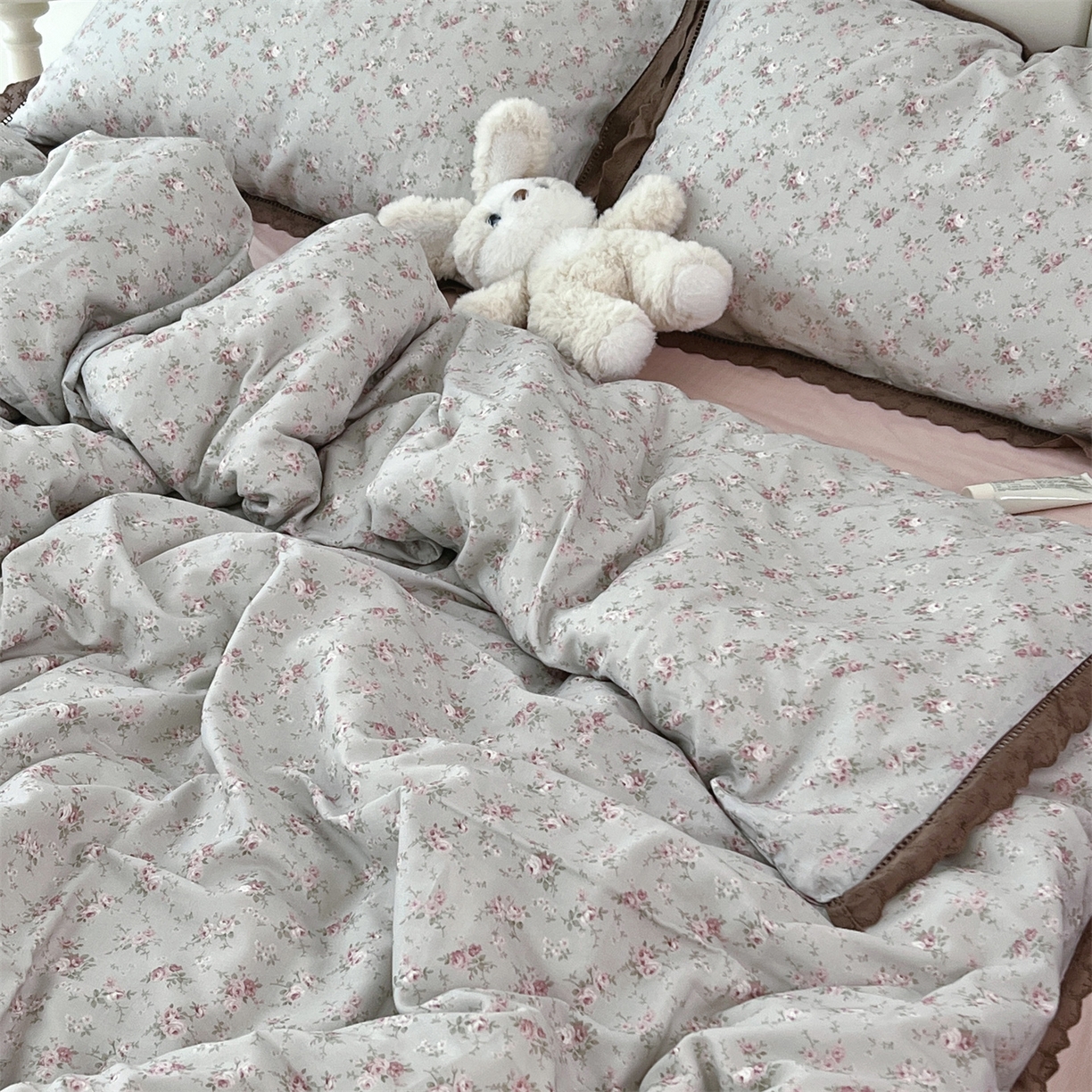 91家纺网 家纺一手货源 找家纺 荣轩2025新款全棉双层纱镂空花边工艺款四件套（铺床版）秋之禾