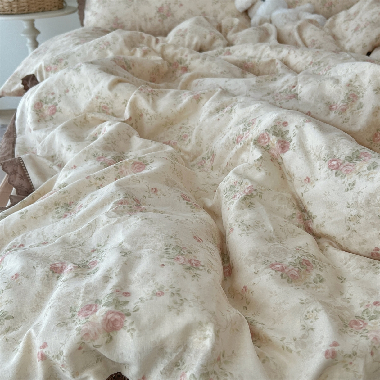 91家纺网 家纺一手货源 找家纺 荣轩2025新款全棉双层纱镂空花边工艺款四件套（铺床版）予爱