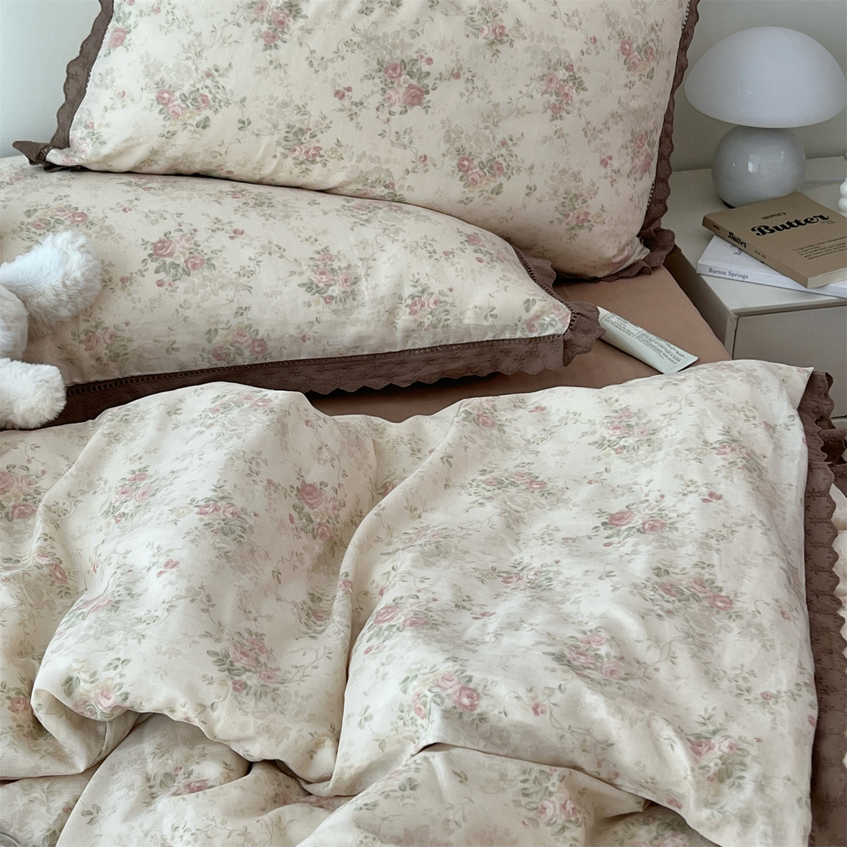 91家纺网 家纺一手货源 找家纺 荣轩2025新款全棉双层纱镂空花边工艺款四件套（铺床版）予爱