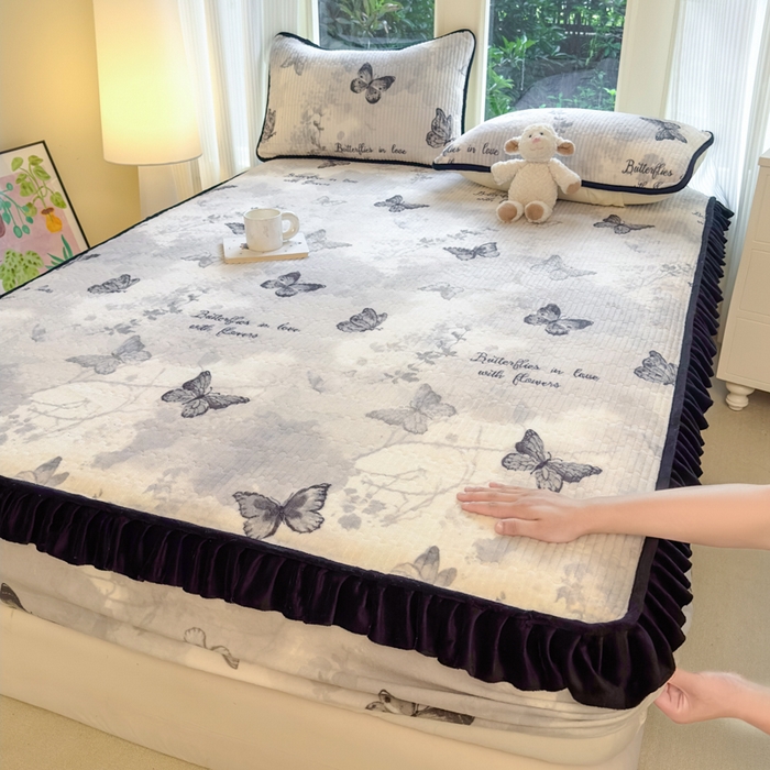 91家纺网 家纺一手货源 找家纺 （总）布柔 2025新款加厚牛奶绒花边床笠保暖印花夹棉床笠床垫保护套罩