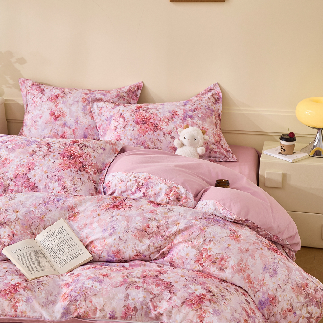 91家纺网 家纺一手货源 找家纺 元元家居（元元被业） 2025秋冬新款全棉纯棉磨毛印花四件套 邂逅粉