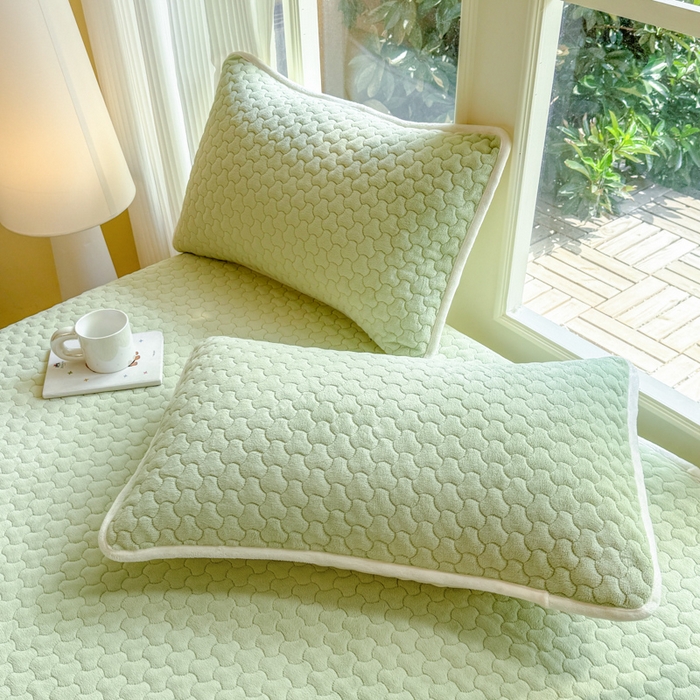 91家纺网 家纺一手货源 找家纺 布柔 2025新款加厚牛奶绒花边床笠保暖印花夹棉床笠床垫保护套罩 果绿