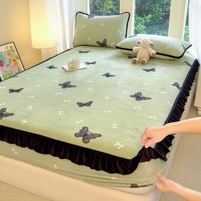 91家纺网 家纺一手货源 找家纺 布柔 2025新款加厚牛奶绒花边床笠保暖印花夹棉床笠床垫保护套罩 蕾丝蝴蝶