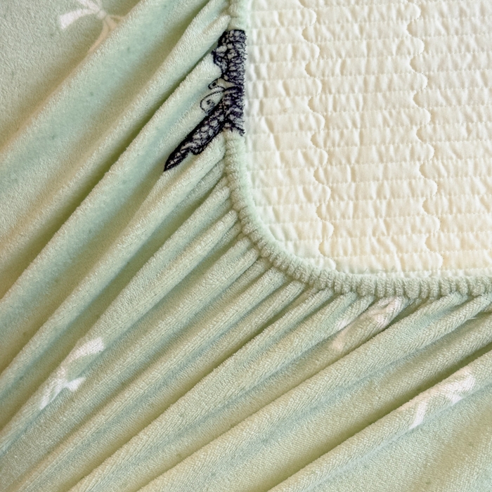 91家纺网 家纺一手货源 找家纺 布柔 2025新款加厚牛奶绒花边床笠保暖印花夹棉床笠床垫保护套罩 蕾丝蝴蝶