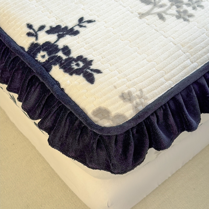 91家纺网 家纺一手货源 找家纺 布柔 2025新款加厚牛奶绒花边床笠保暖印花夹棉床笠床垫保护套罩 莫里斯