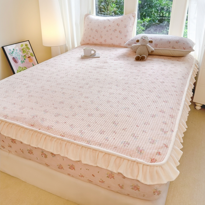 91家纺网 家纺一手货源 找家纺 布柔 2025新款加厚牛奶绒花边床笠保暖印花夹棉床笠床垫保护套罩 碎花粉