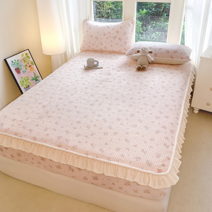 91家纺网 家纺一手货源 找家纺 布柔 2025新款加厚牛奶绒花边床笠保暖印花夹棉床笠床垫保护套罩 碎花粉