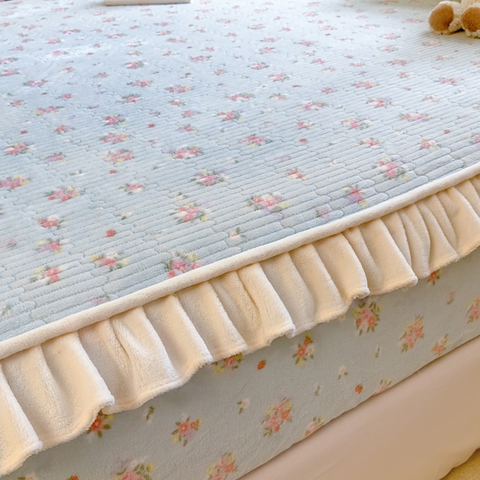 91家纺网 家纺一手货源 找家纺 布柔 2025新款加厚牛奶绒花边床笠保暖印花夹棉床笠床垫保护套罩 碎花绿