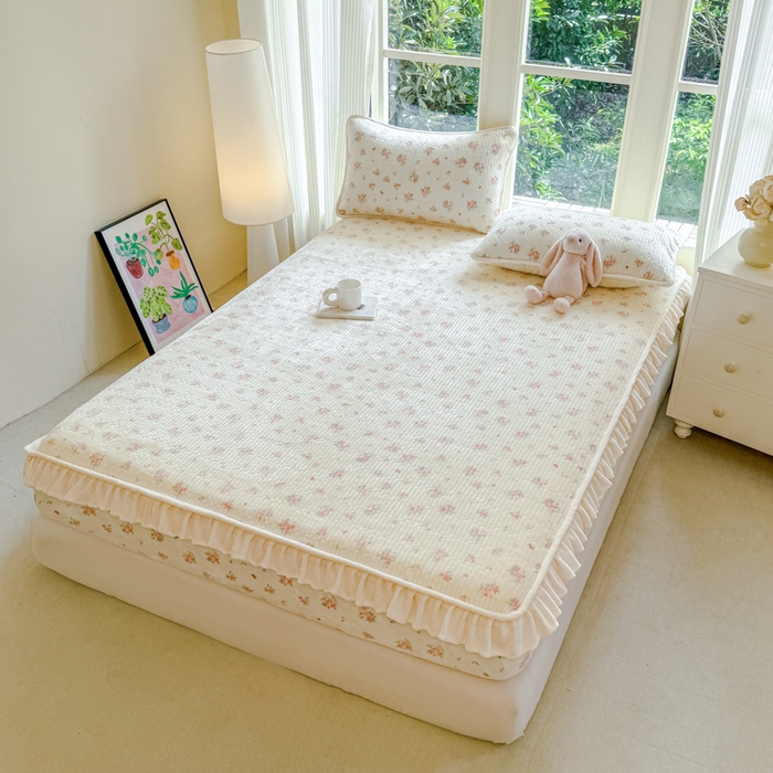 91家纺网 家纺一手货源 找家纺 布柔 2025新款加厚牛奶绒花边床笠保暖印花夹棉床笠床垫保护套罩 碎花米