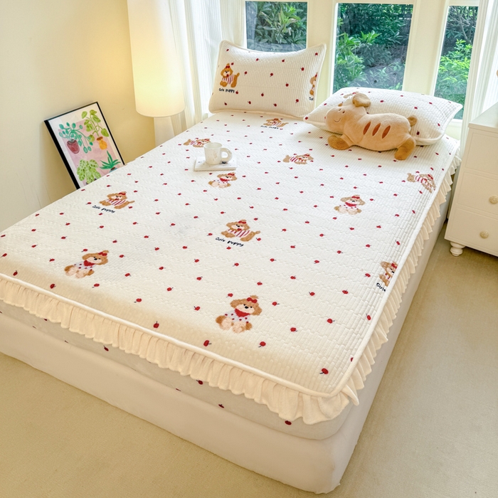 91家纺网 家纺一手货源 找家纺 布柔 2025新款加厚牛奶绒花边床笠保暖印花夹棉床笠床垫保护套罩 樱桃狗