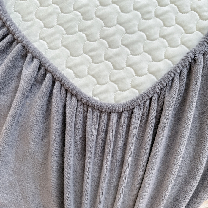 91家纺网 家纺一手货源 找家纺 布柔 2025新款加厚牛奶绒花边床笠保暖印花夹棉床笠床垫保护套罩 云灰